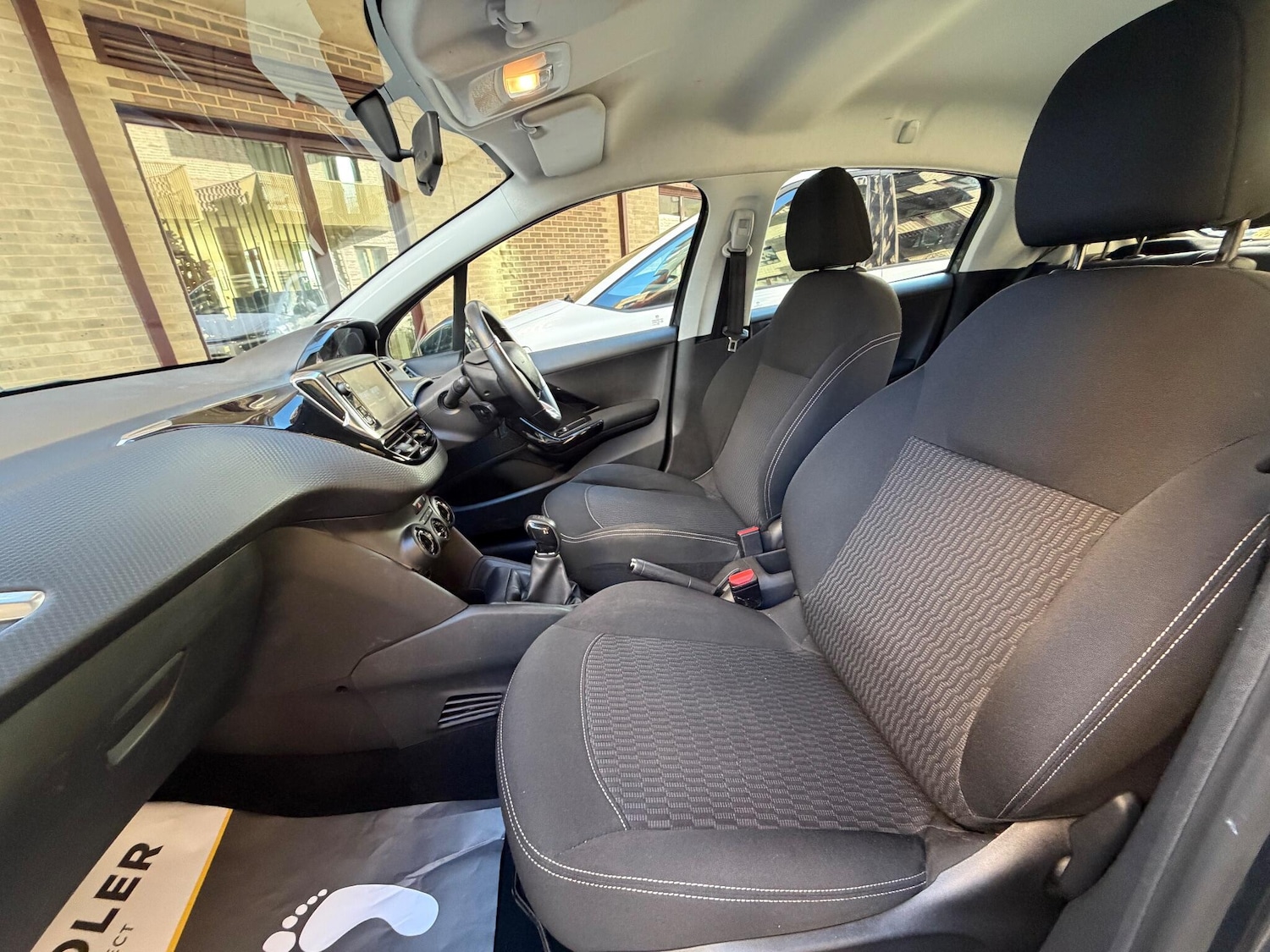 Used Peugeot 208 2017 for sale - 76898922: Photo 39