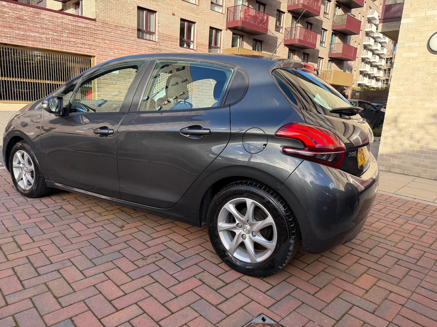 Used Peugeot 208 2017 for sale - 76898922: Photo 4