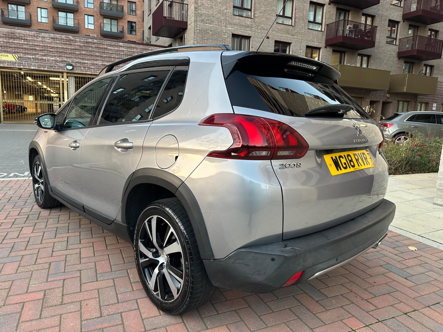 Used Peugeot 2008 2018 for sale - 76608207: Photo 8