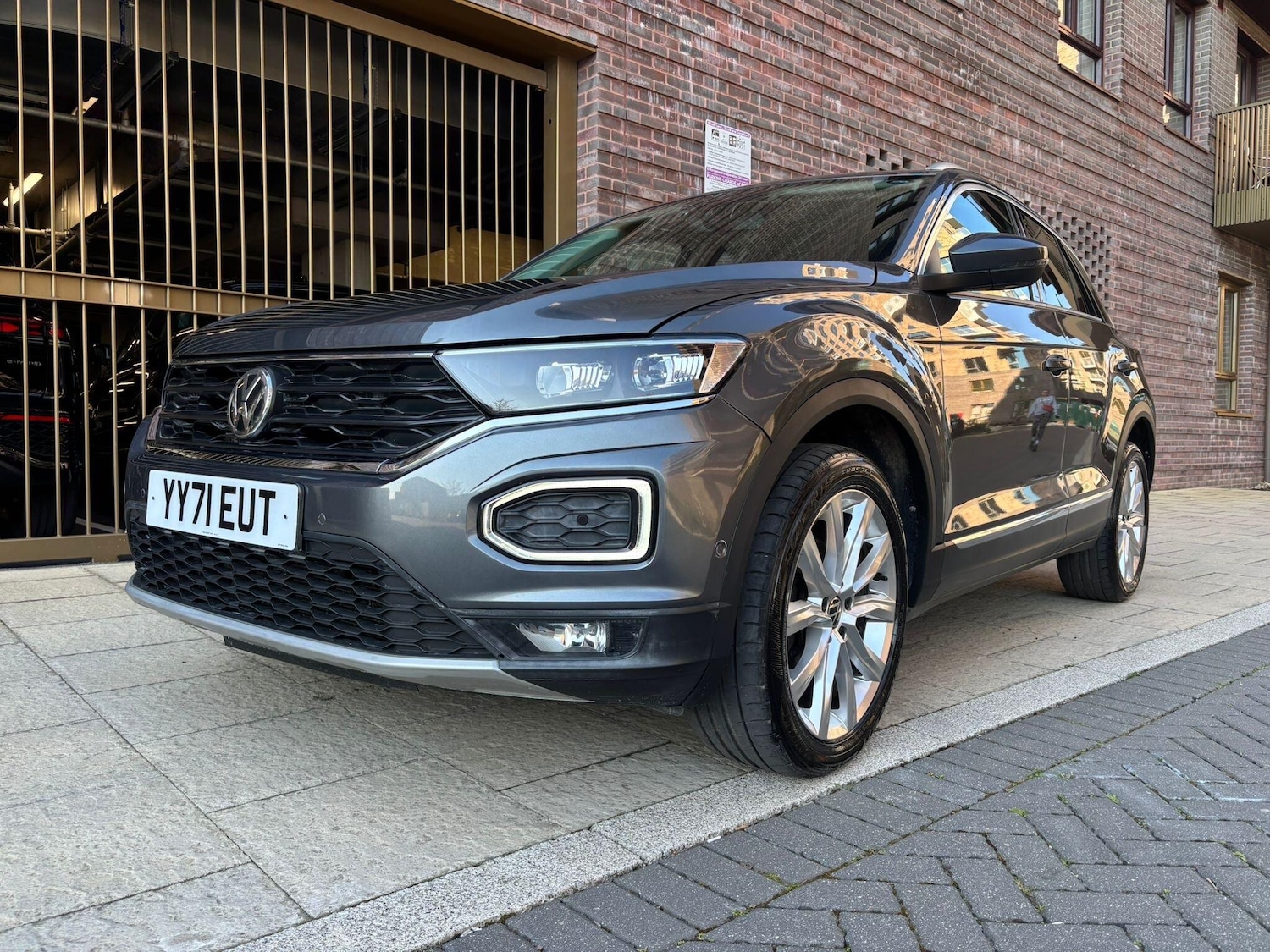 Used Volkswagen T-Roc for sale - 77957880: Photo 17