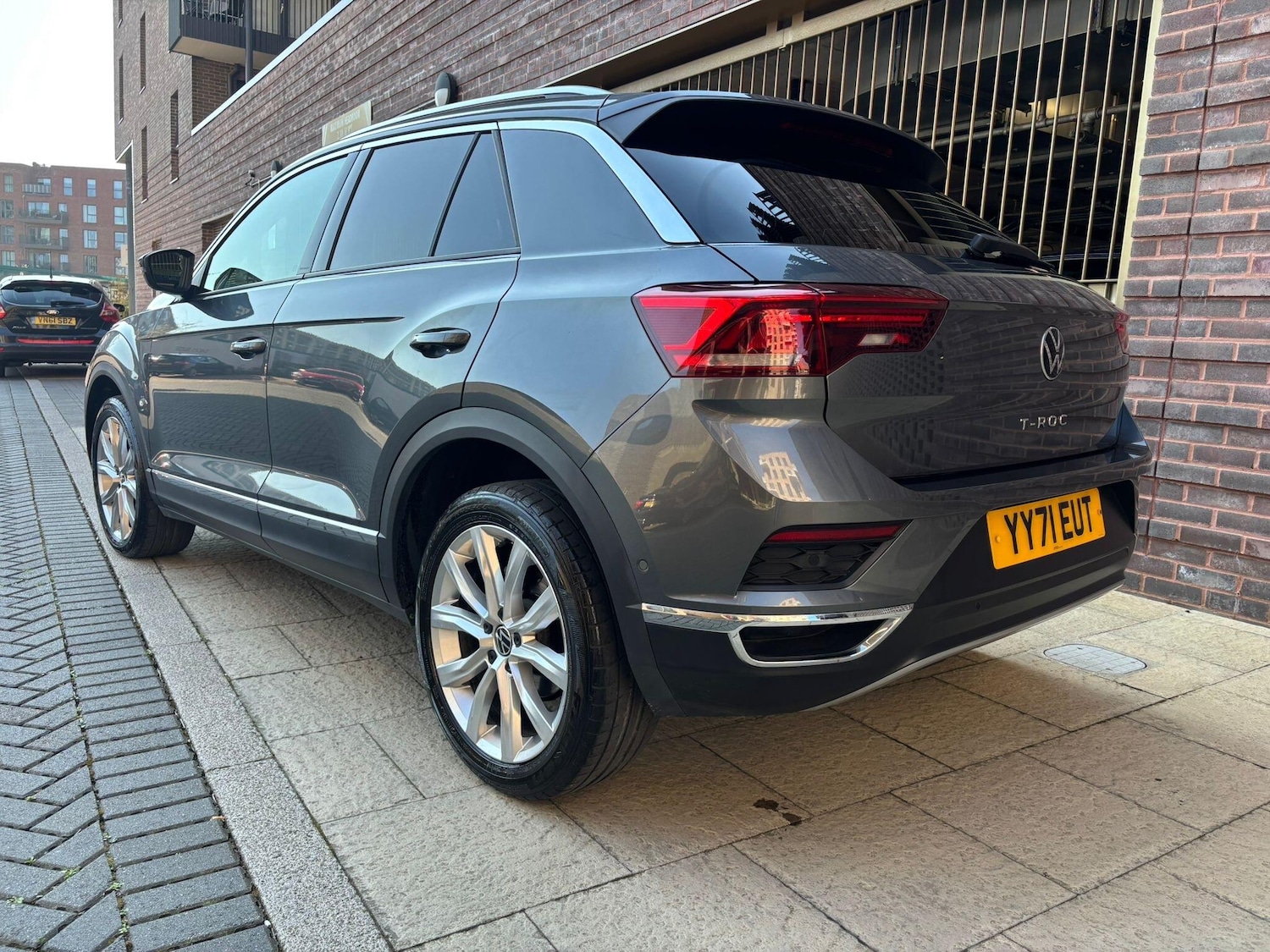 Used Volkswagen T-Roc for sale - 77957880: Photo 2