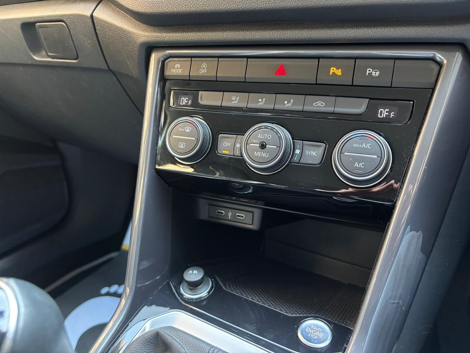 Used Volkswagen T-Roc for sale - 77957880: Photo 27