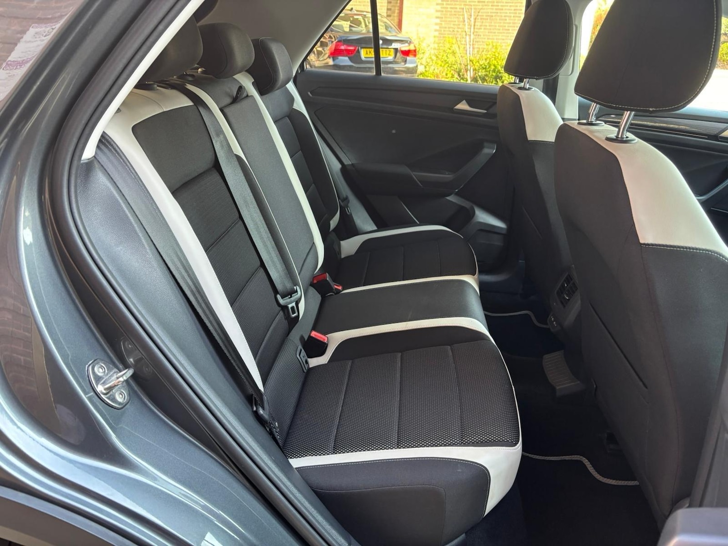 Used Volkswagen T-Roc for sale - 77957880: Photo 32