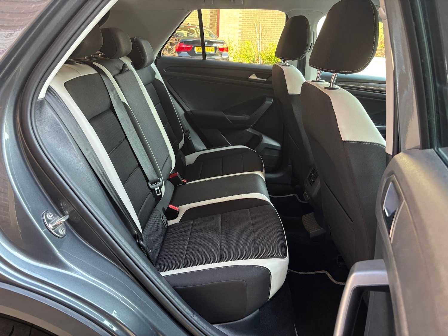 Used Volkswagen T-Roc for sale - 77957880: Photo 35