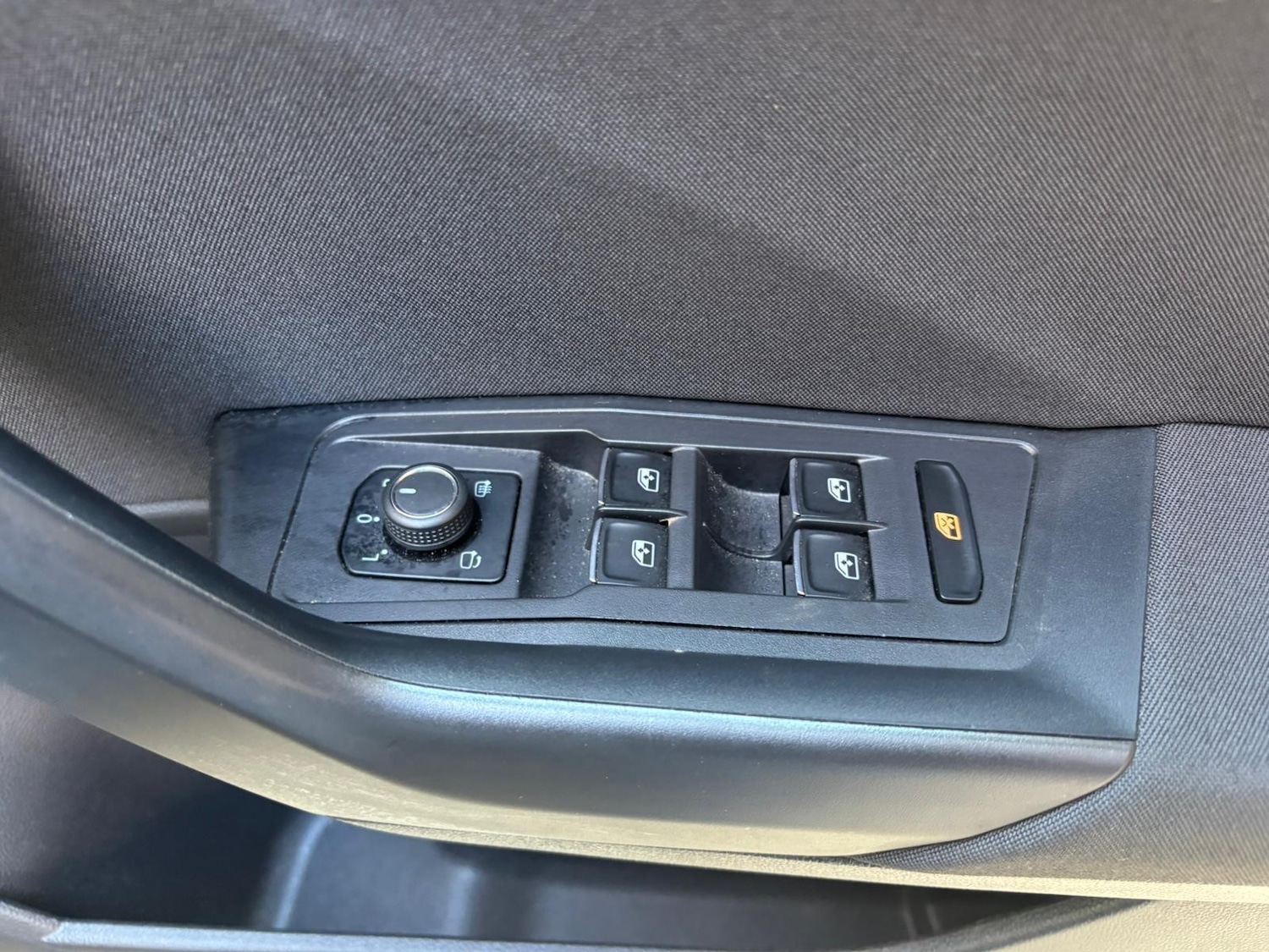 Used Volkswagen T-Roc for sale - 77957880: Photo 37