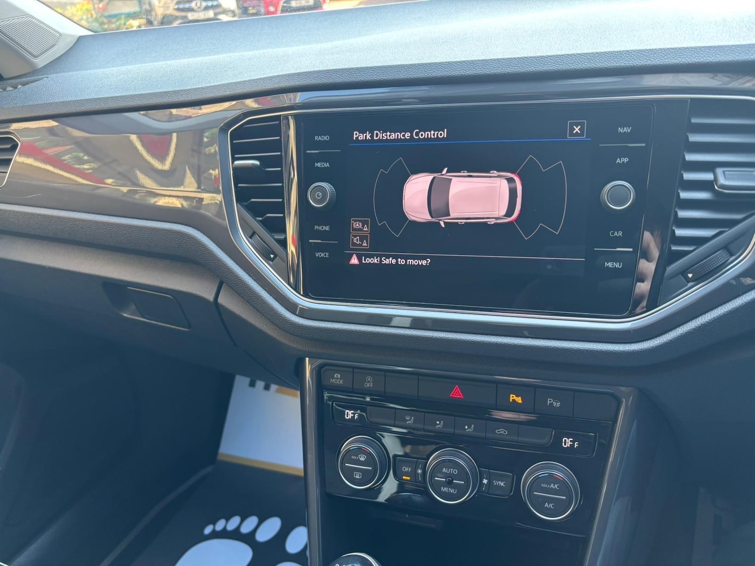 Used Volkswagen T-Roc for sale - 77957880: Photo 42