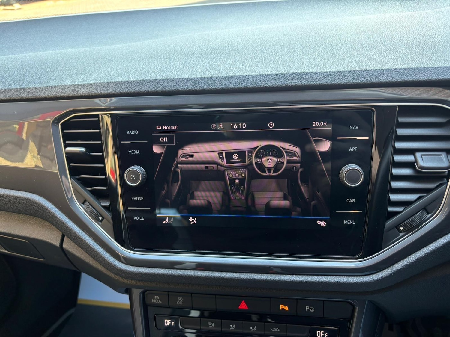 Used Volkswagen T-Roc for sale - 77957880: Photo 44