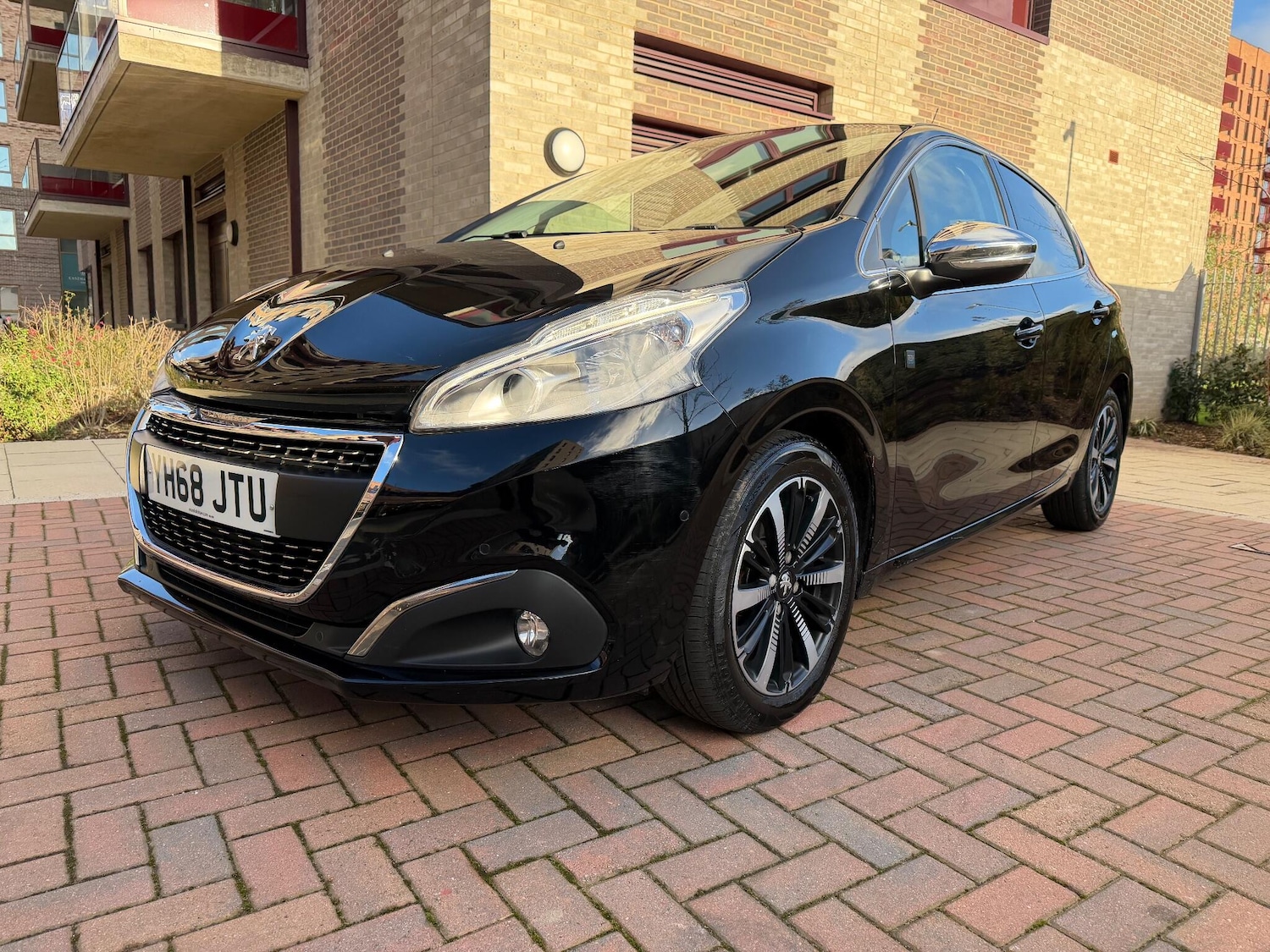 Used Peugeot 208 2018 for sale - 76913094: Photo 16
