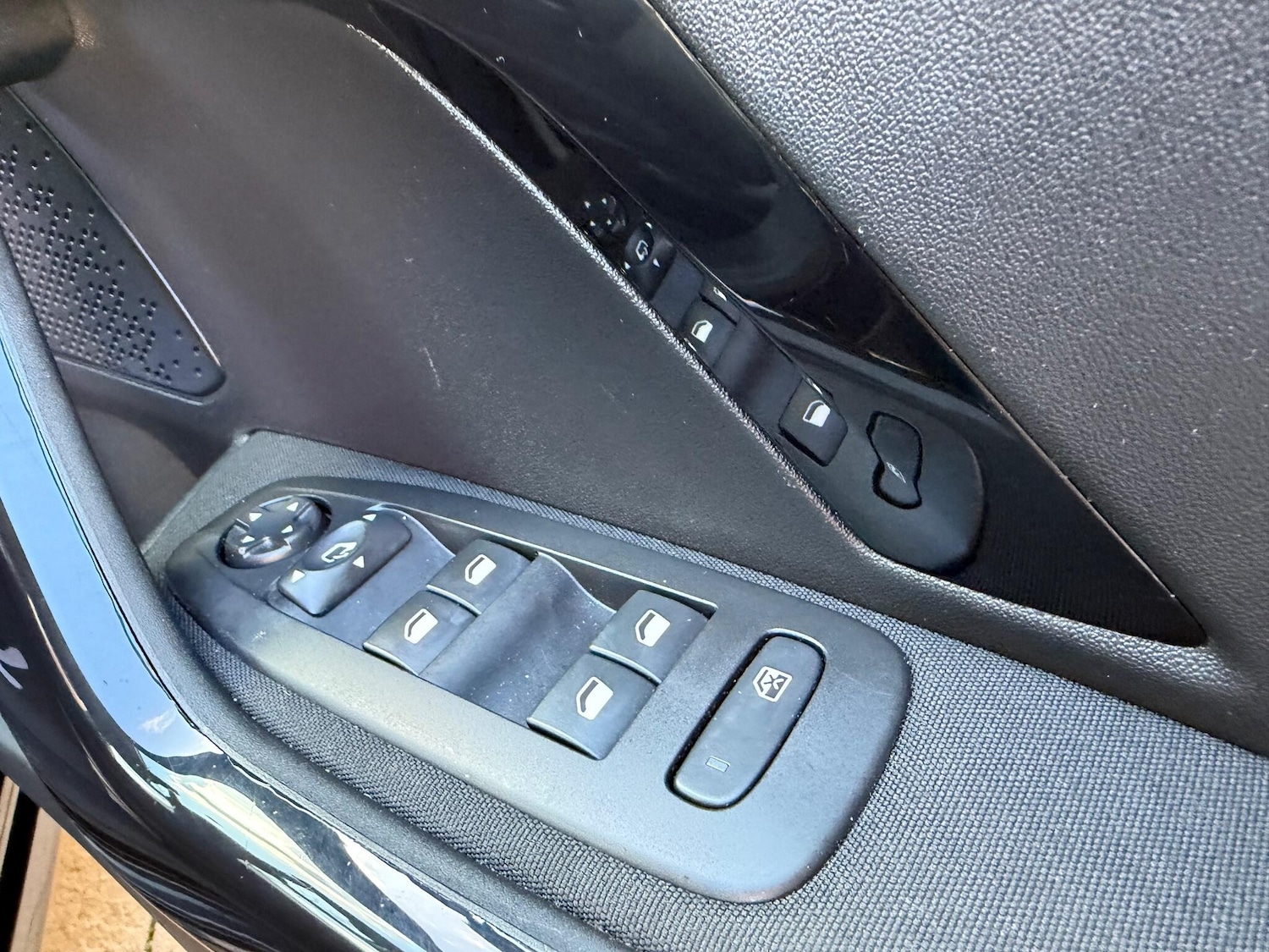 Used Peugeot 208 2018 for sale - 76913094: Photo 42