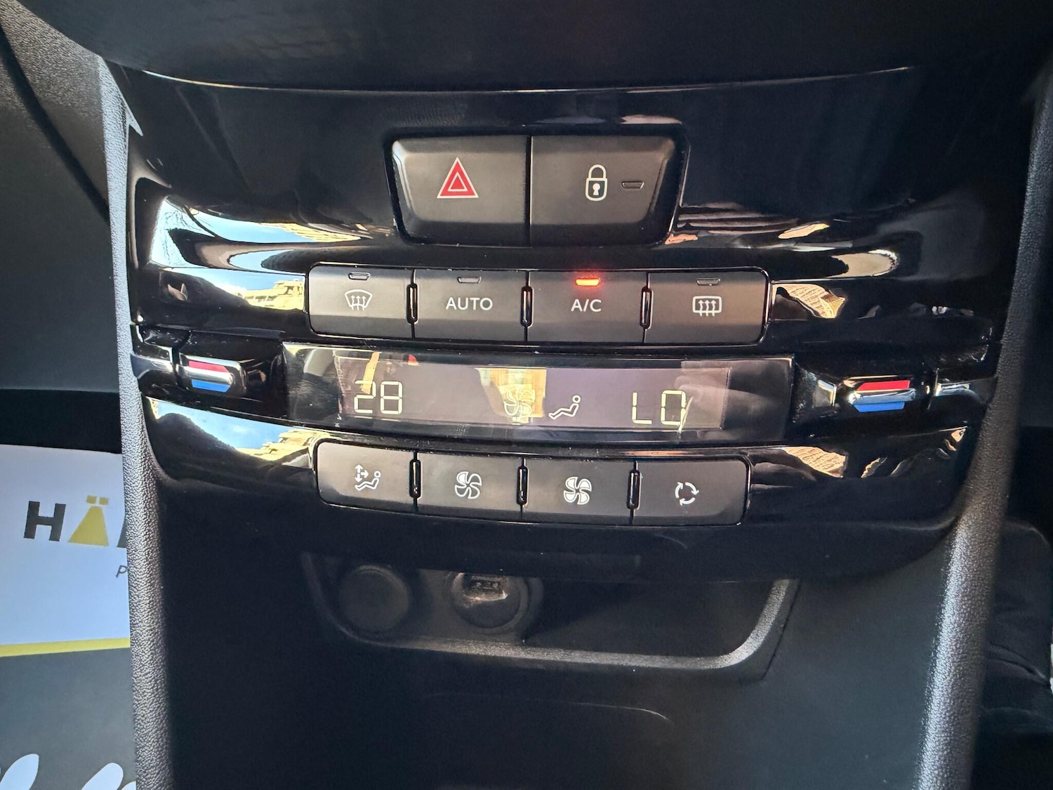 Used Peugeot 208 2018 for sale - 76913094: Photo 43