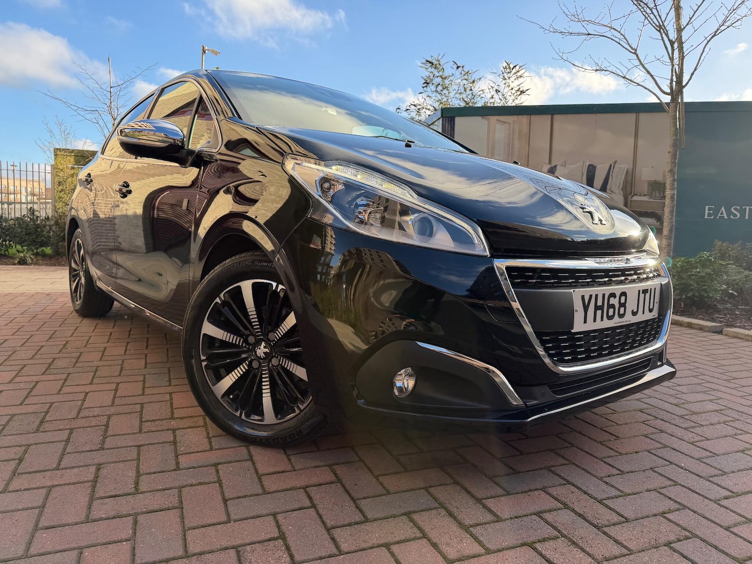 Used Peugeot 208 2018 for sale - 76913094: Photo 8