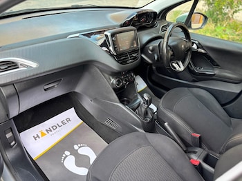 Used Peugeot 208 2018 for sale - 79324627: Photo