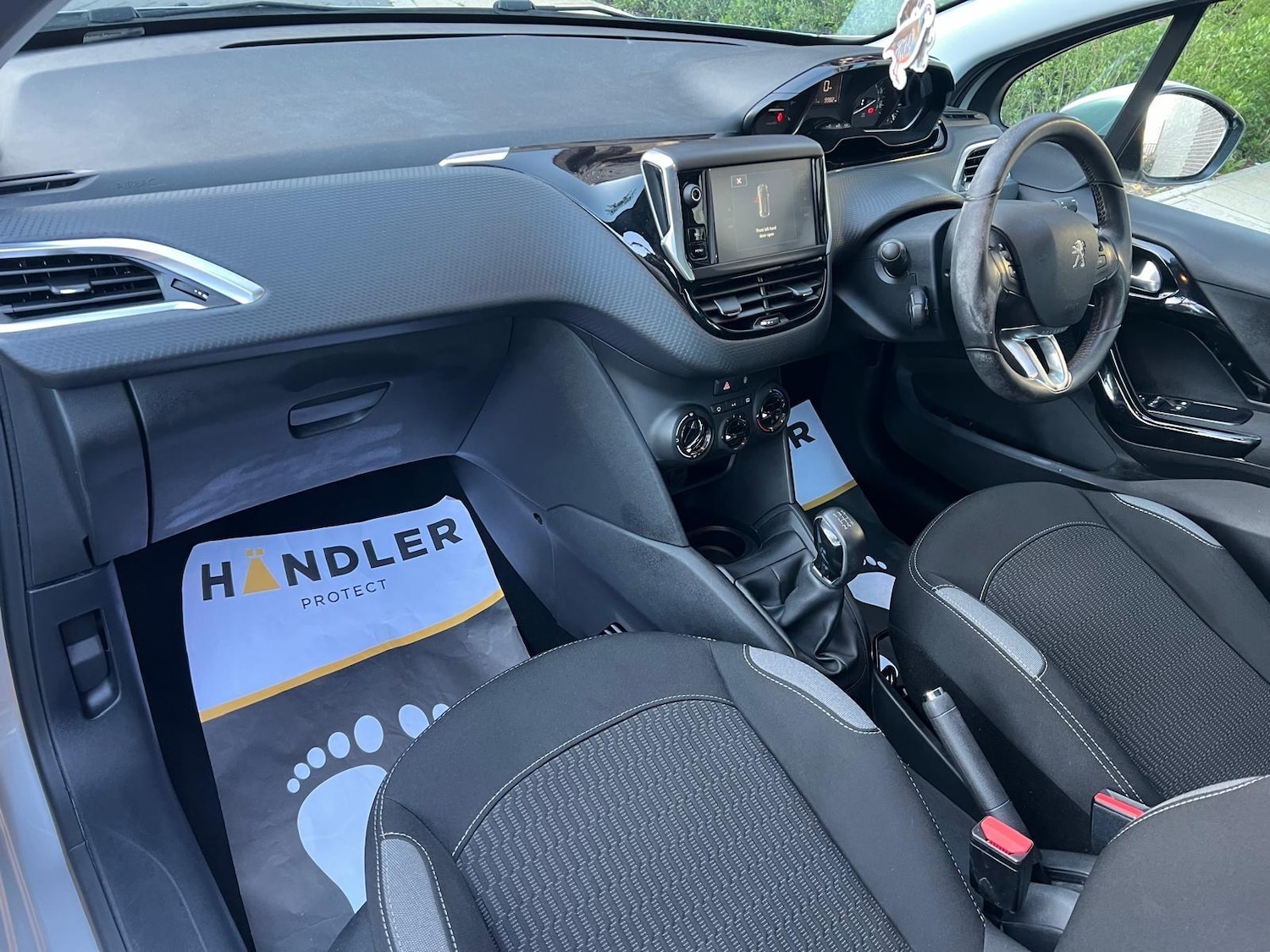 Used Peugeot 208 for sale - 78214717: Photo 3