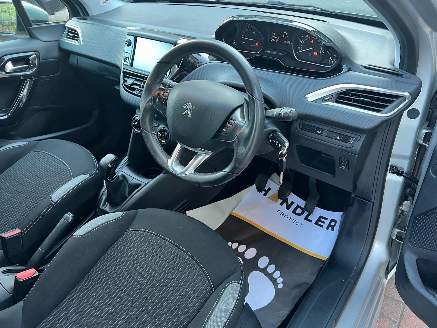 Used Peugeot 208 for sale - 78214717: Photo 4