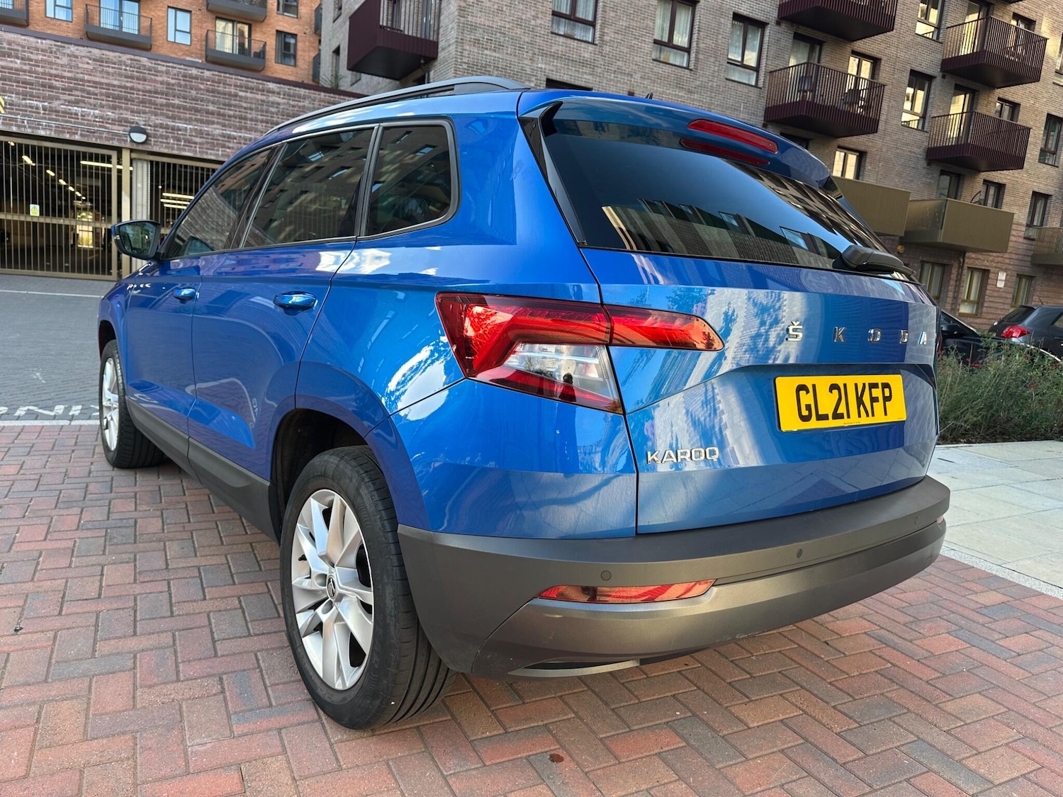 Used Skoda Karoq 2021 for sale - 76989115: Photo 2