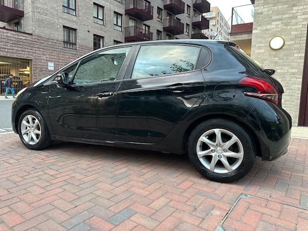 Used Peugeot 208 2018 for sale - 76214420: Photo 15