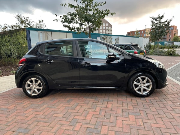 Used Peugeot 208 2018 for sale - 76214420: Photo 19