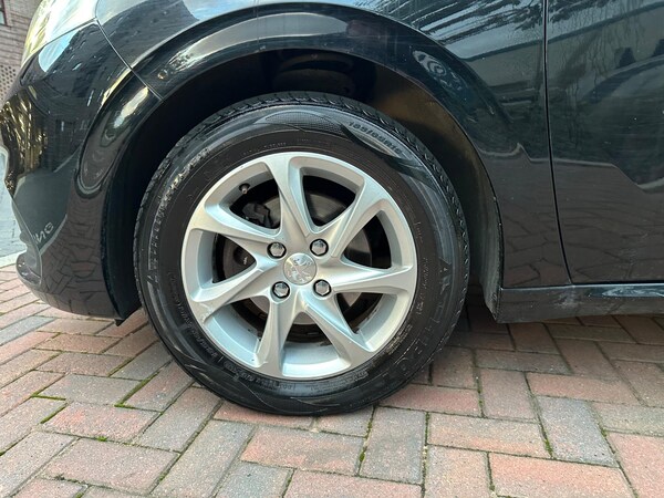Used Peugeot 208 2018 for sale - 76214420: Photo 22