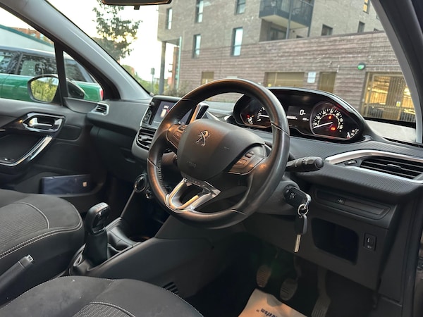 Used Peugeot 208 2018 for sale - 76214420: Photo 31