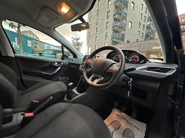 Used Peugeot 208 2018 for sale - 76214420: Photo 32