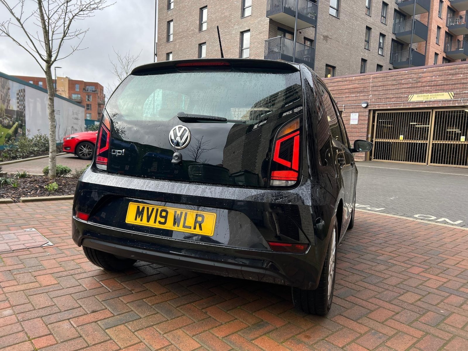 Used Volkswagen up! 2019 for sale - 77524305: Photo 2