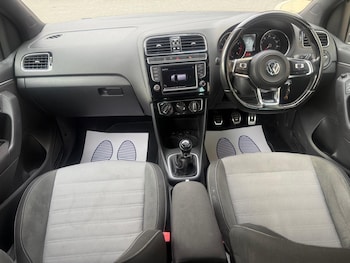 Used Volkswagen Polo 2017 for sale - 76409144: Photo