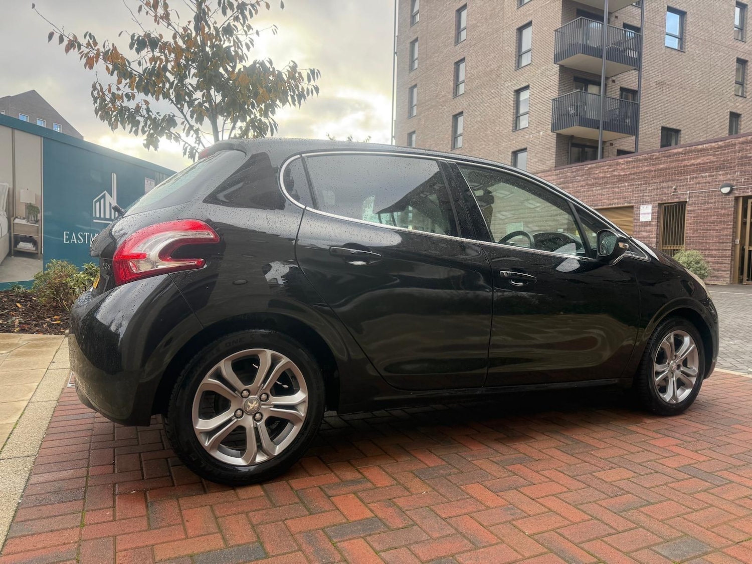 Used Peugeot 208 2015 for sale - 76512039: Photo 10
