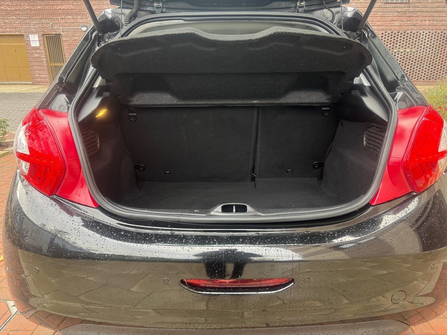 Used Peugeot 208 2015 for sale - 76512039: Photo 11