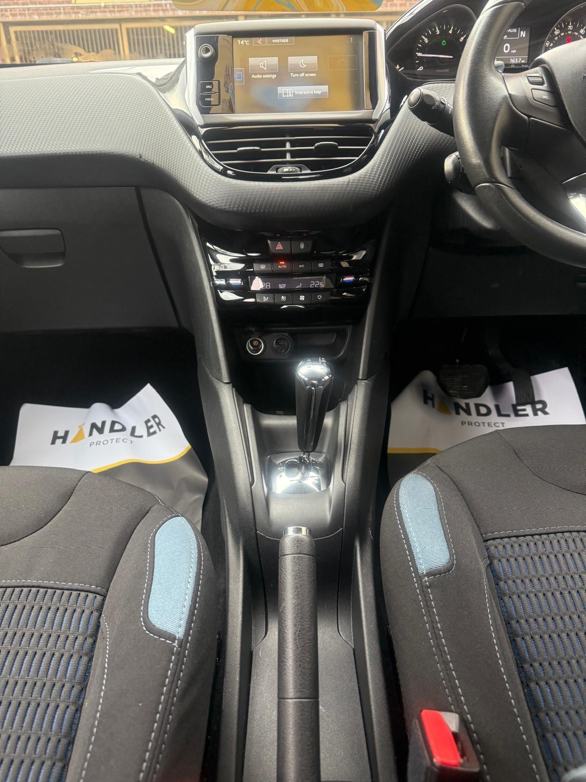 Used Peugeot 208 2015 for sale - 76512039: Photo 17