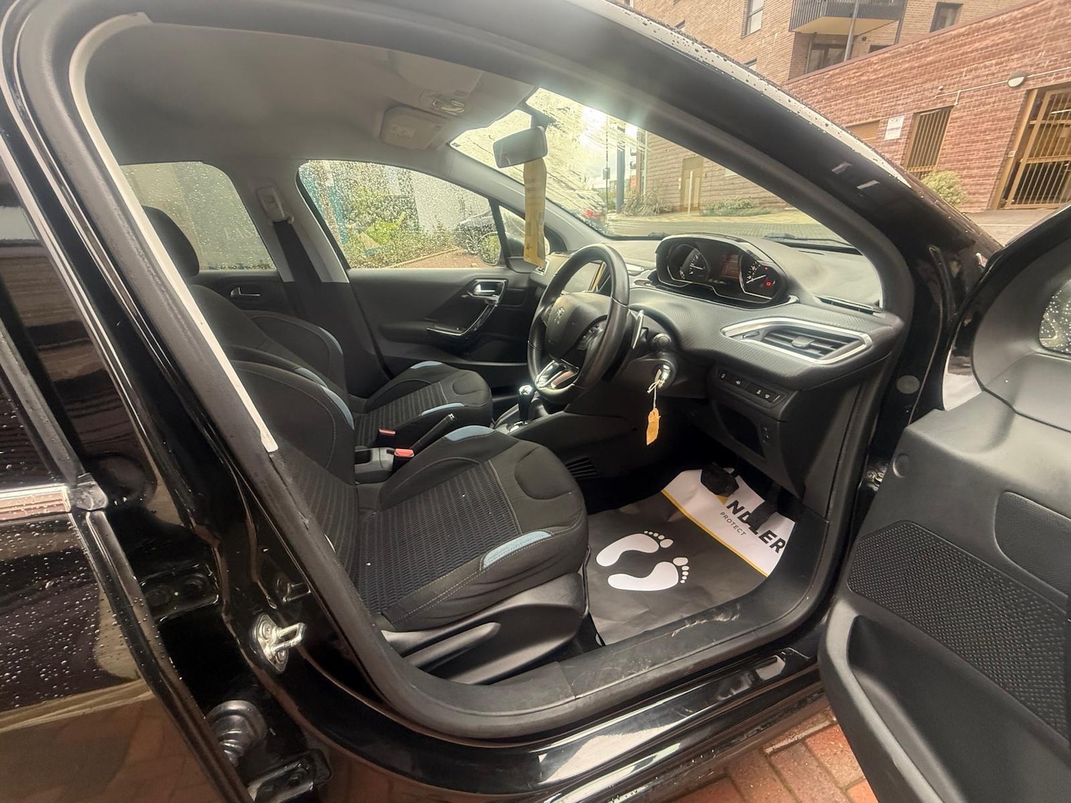 Used Peugeot 208 2015 for sale - 76512039: Photo 23