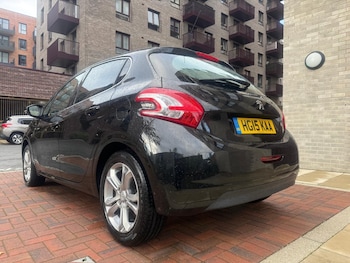 Used Peugeot 208 2015 for sale - 76512039: Photo