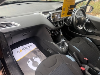 Used Peugeot 208 2015 for sale - 76512039: Photo