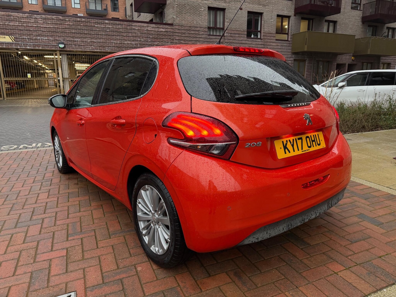 Used Peugeot 208 2017 for sale - 77130635: Photo 2