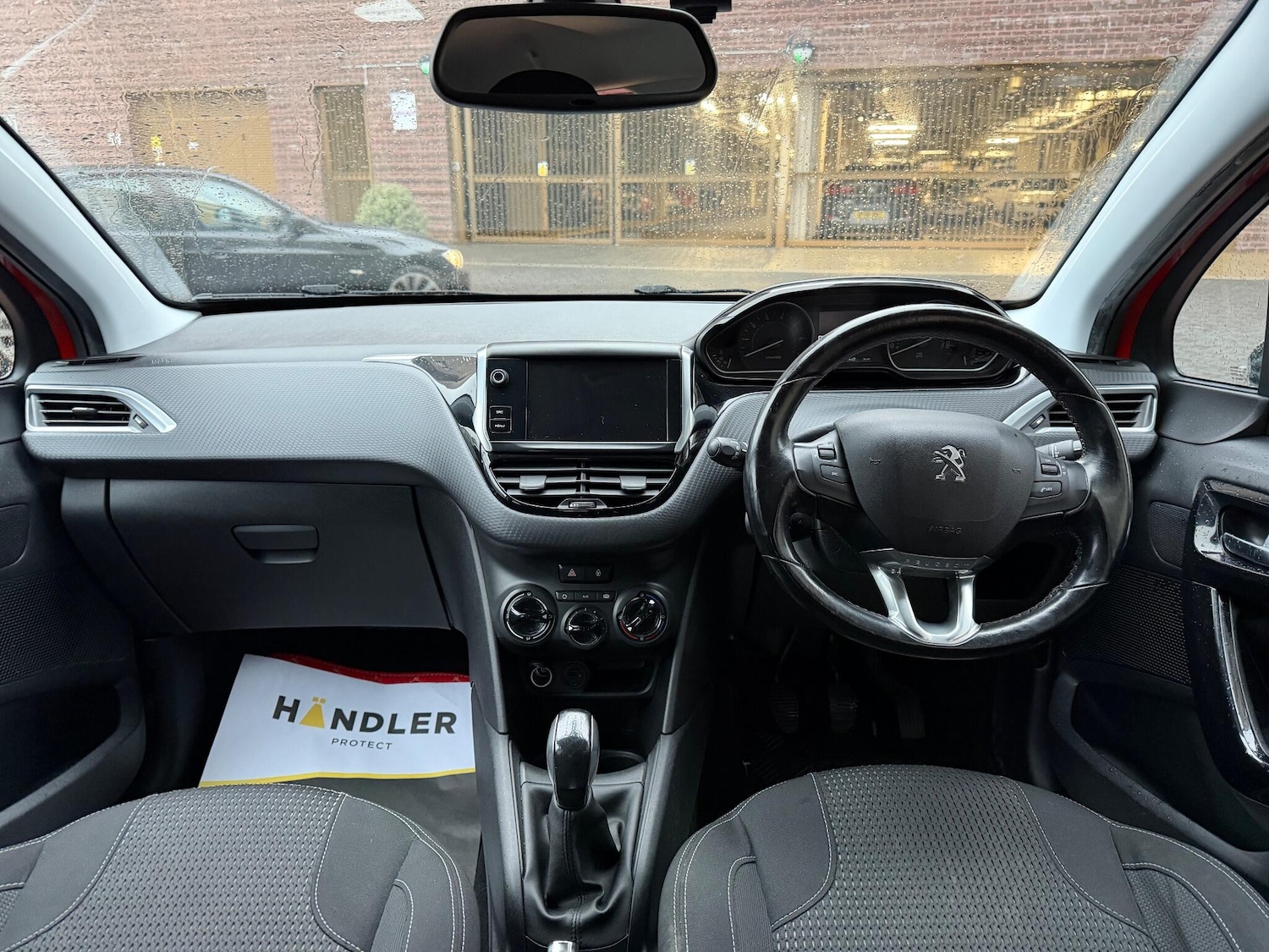 Used Peugeot 208 2017 for sale - 77130635: Photo 3