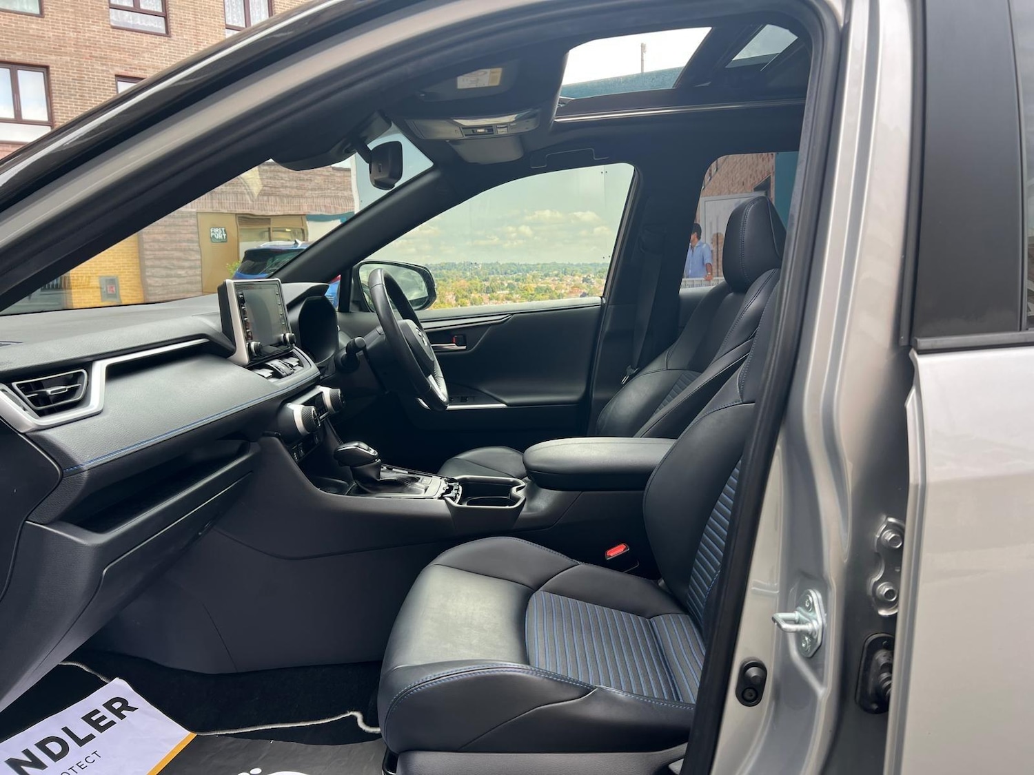 Used Toyota RAV4 2019 for sale - 78086918: Photo 4