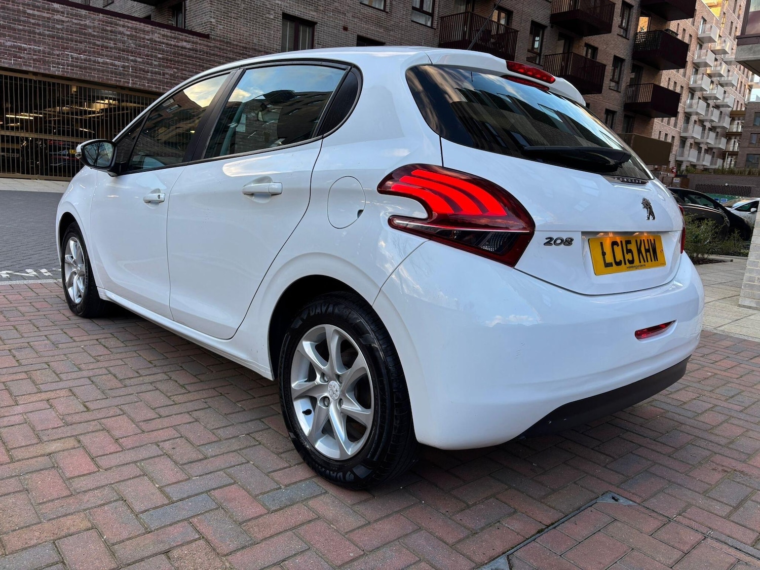 Used Peugeot 208 2015 for sale - 77825021: Photo 2