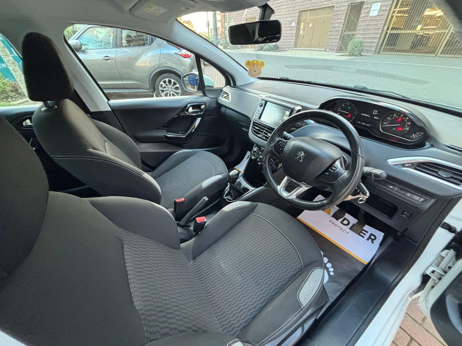 Used Peugeot 208 2015 for sale - 77825021: Photo 26