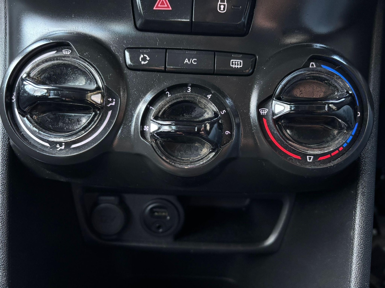 Used Peugeot 208 2015 for sale - 77825021: Photo 33