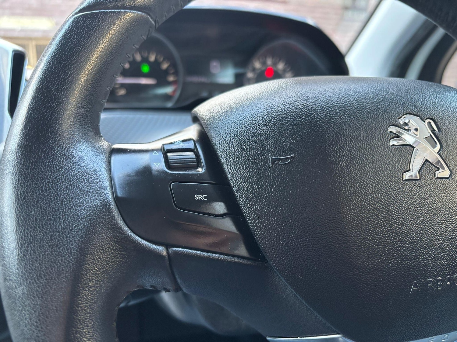 Used Peugeot 208 2015 for sale - 77825021: Photo 35