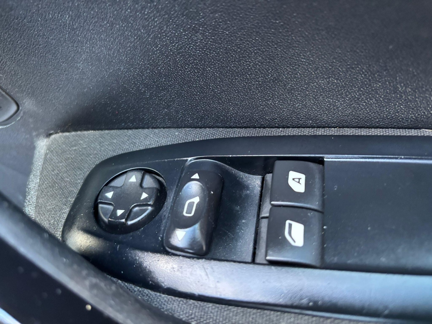 Used Peugeot 208 2015 for sale - 77825021: Photo 36