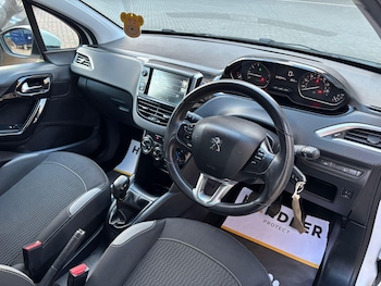 Used Peugeot 208 2015 for sale - 77825021: Photo