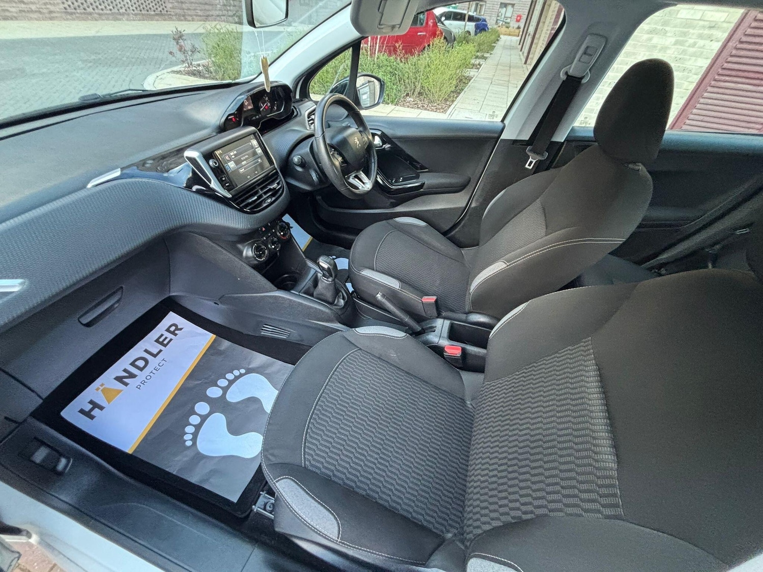 Used Peugeot 208 2015 for sale - 77825021: Photo 44