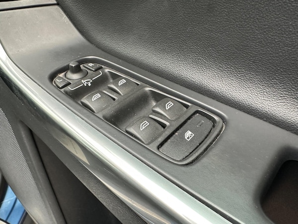 Used Volvo XC60 2017 for sale - 76259276: Photo 29