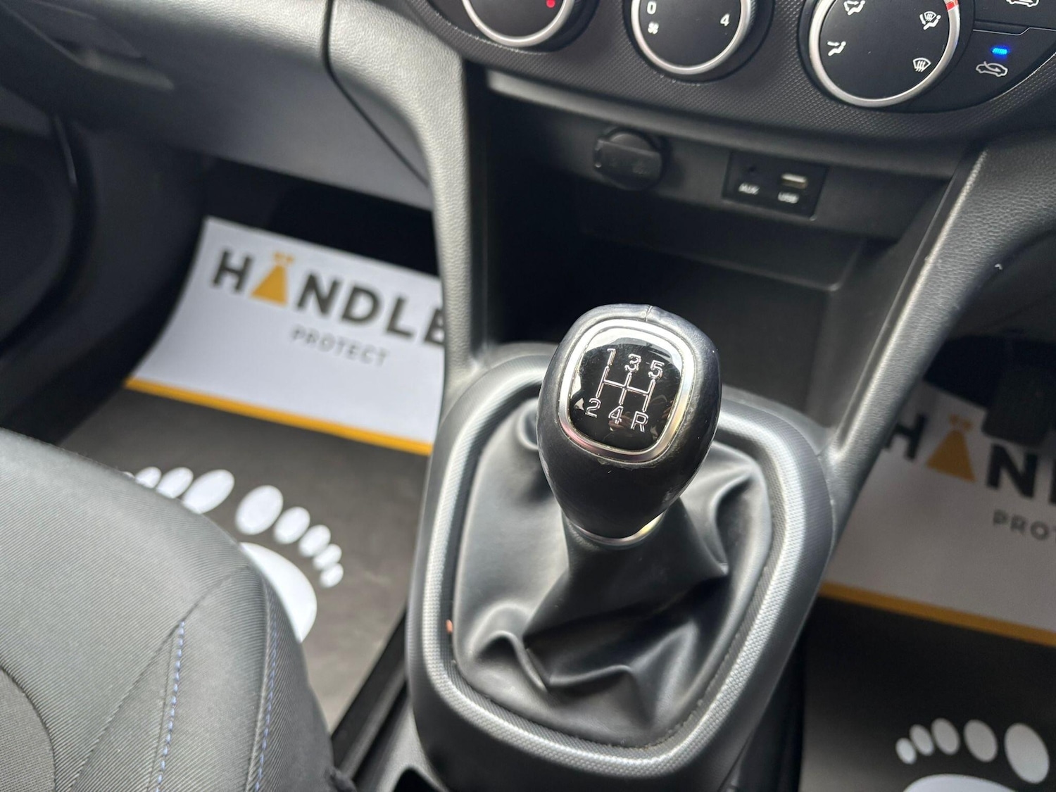 Used Hyundai i10 2018 for sale - 78019228: Photo 33