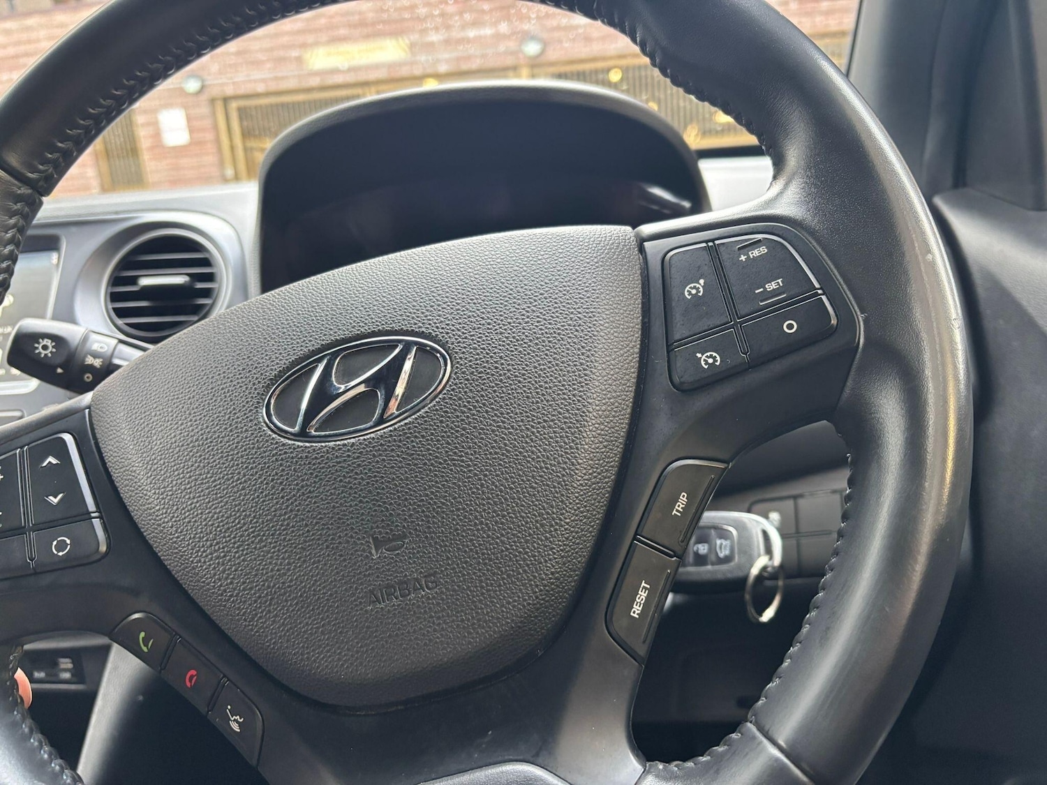 Used Hyundai i10 2018 for sale - 78019228: Photo 51