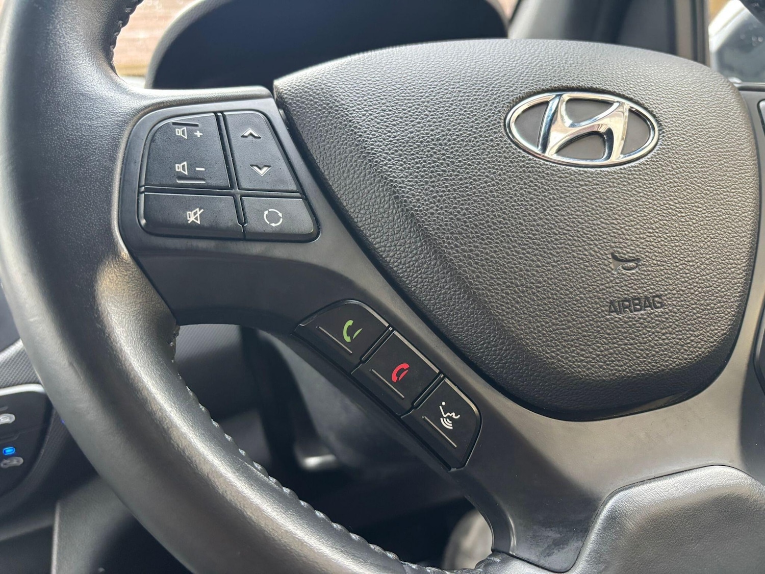 Used Hyundai i10 2018 for sale - 78019228: Photo 52