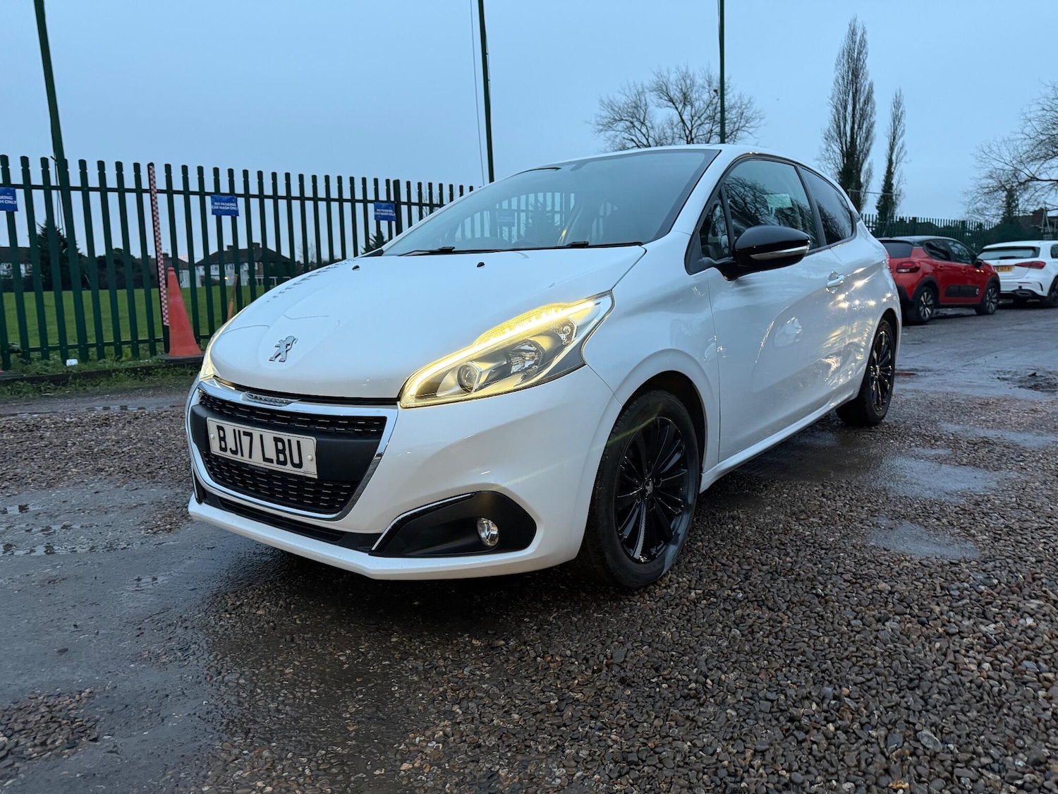 Used Peugeot 208 2017 for sale - 77203559: Photo 10