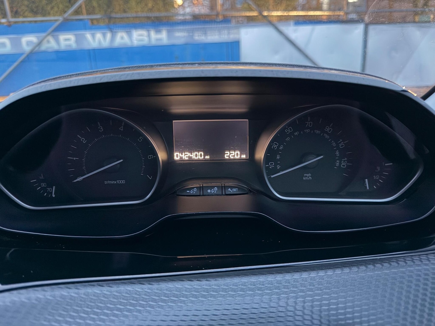 Used Peugeot 208 2017 for sale - 77203559: Photo 17