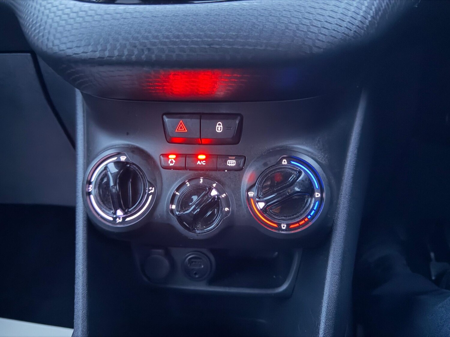 Used Peugeot 208 2017 for sale - 77203559: Photo 18