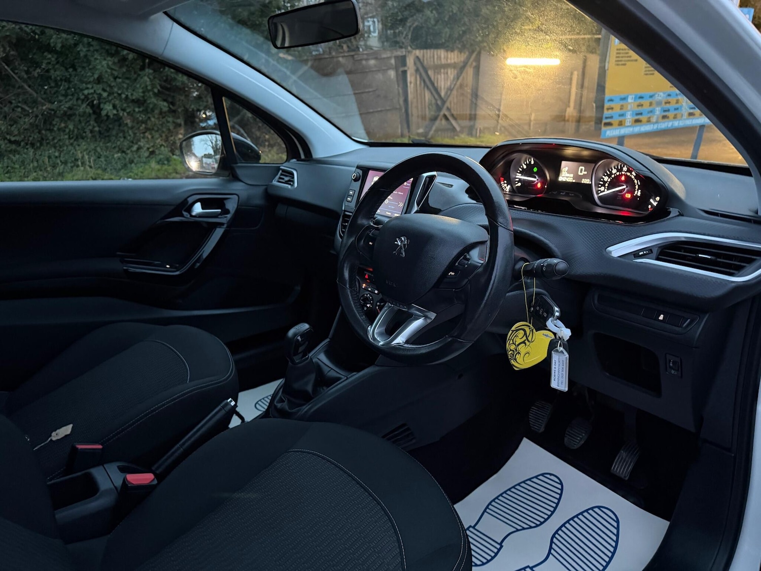 Used Peugeot 208 2017 for sale - 77203559: Photo 9